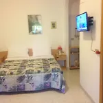 Monica 4*