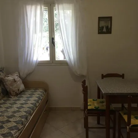 Monica Βιέστε